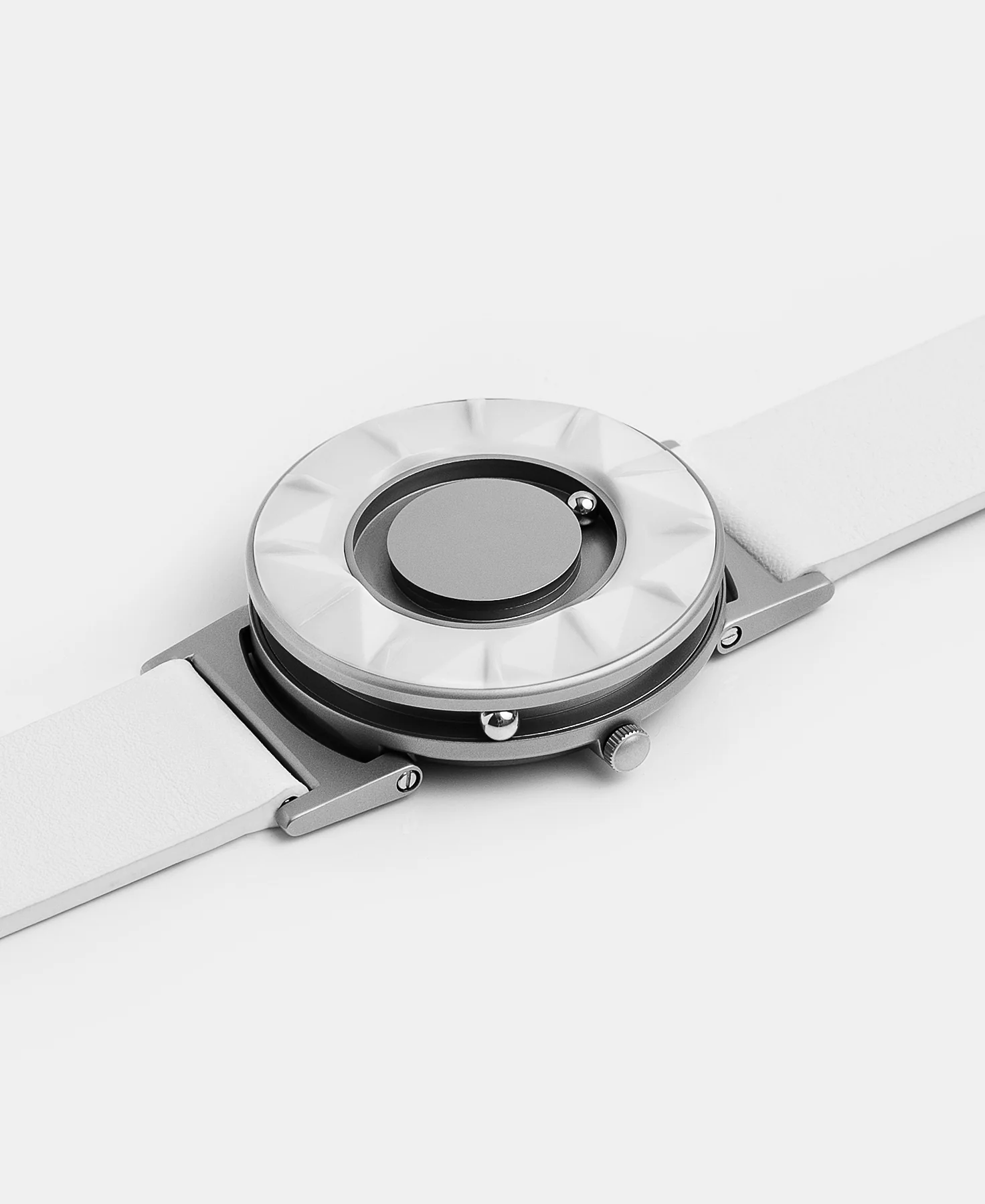 Bradley Element White - Image 4
